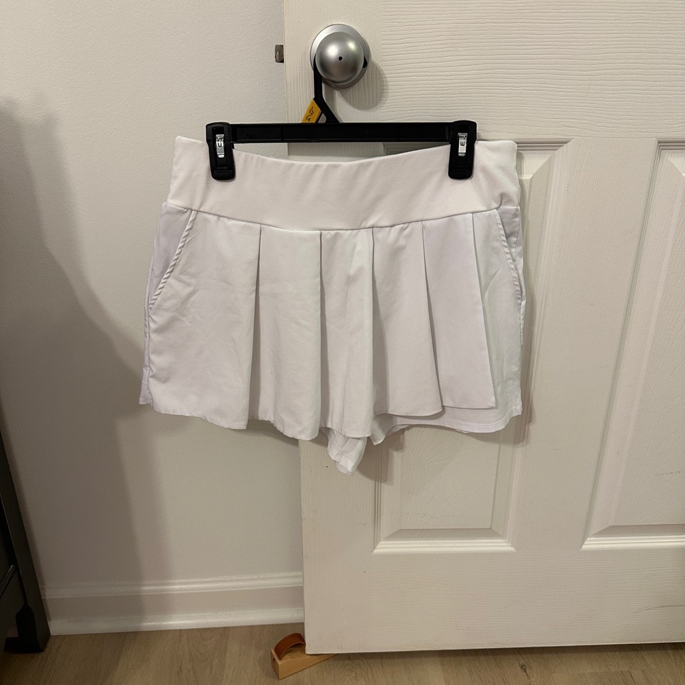 Women's White Pleated Shorts